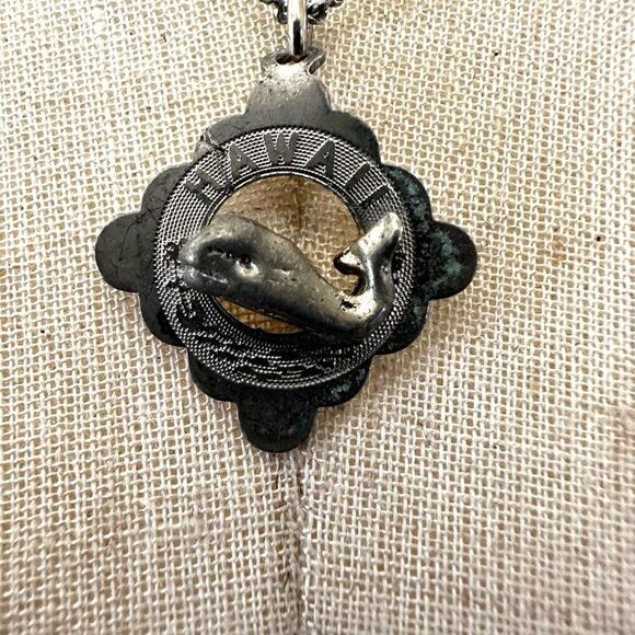 Crea Ster Hawaii whale pendant Monet  necklace - Picture 4 of 12
